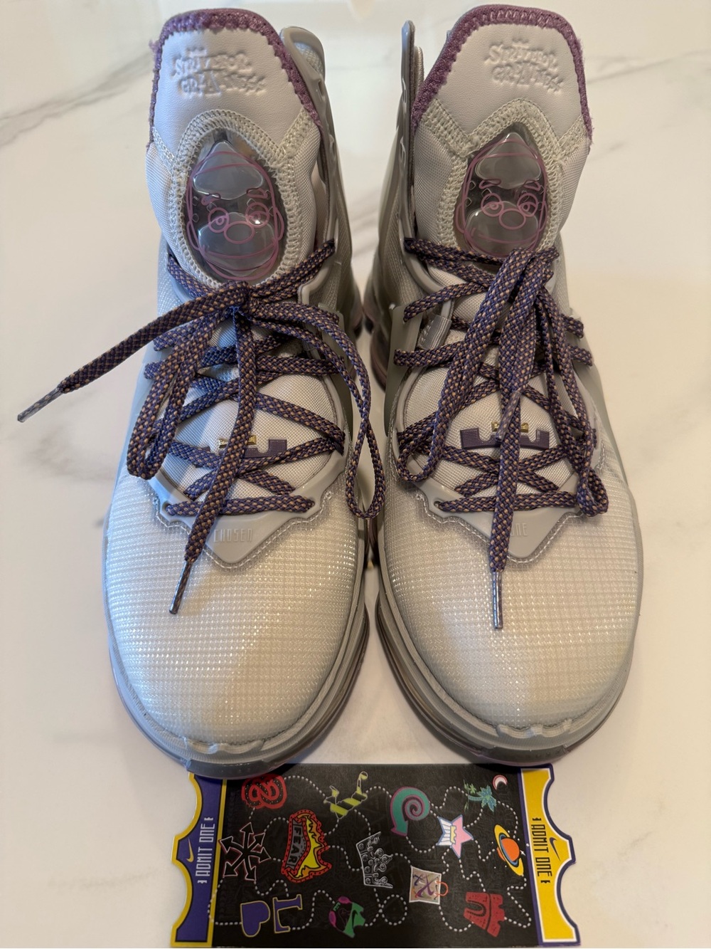 LeBron 19 Phantom / Canyon purple